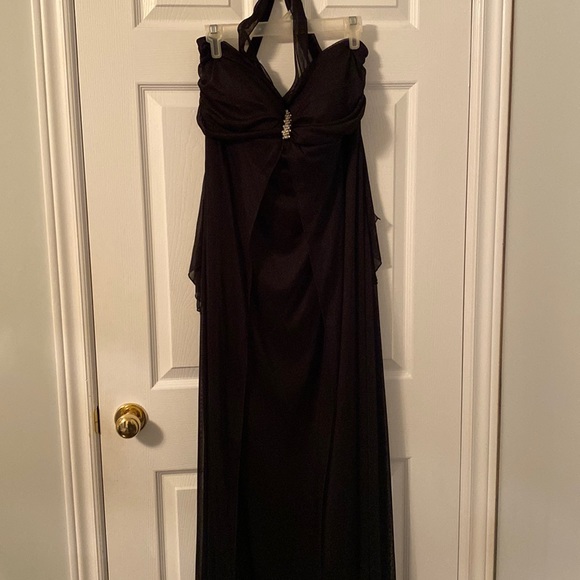 Plus size Evening Dress - Picture 2 of 9